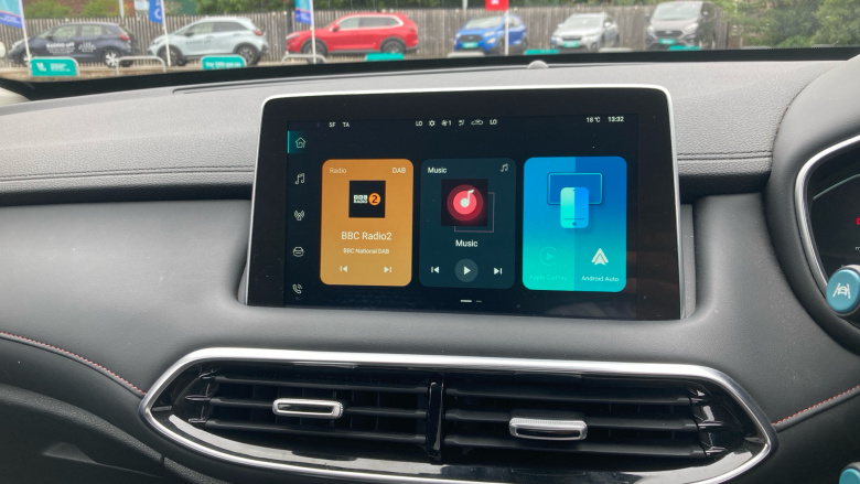 MG HS 1.5 T-GDI Trophy 5dr DCT Petrol Hatchback